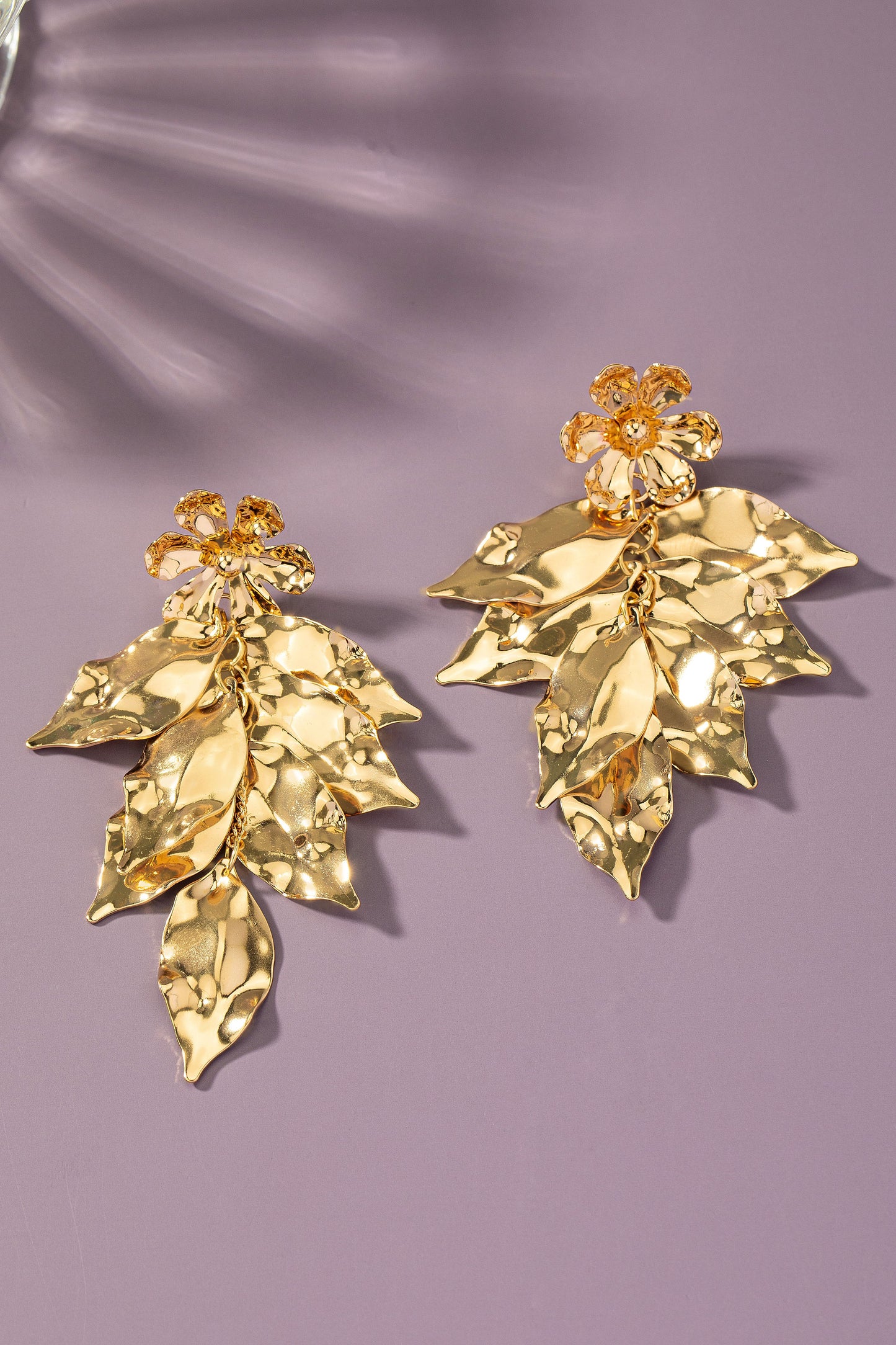 Metal Leafs Earring - Gold